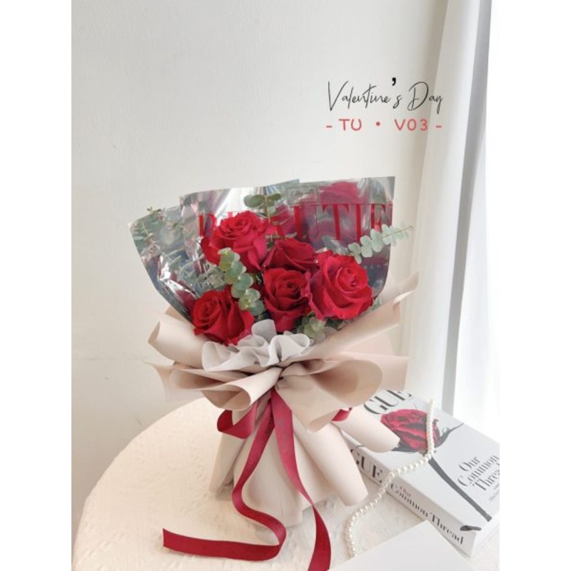 V03 – 5 Stalks Red Roses Flower Bouquet
